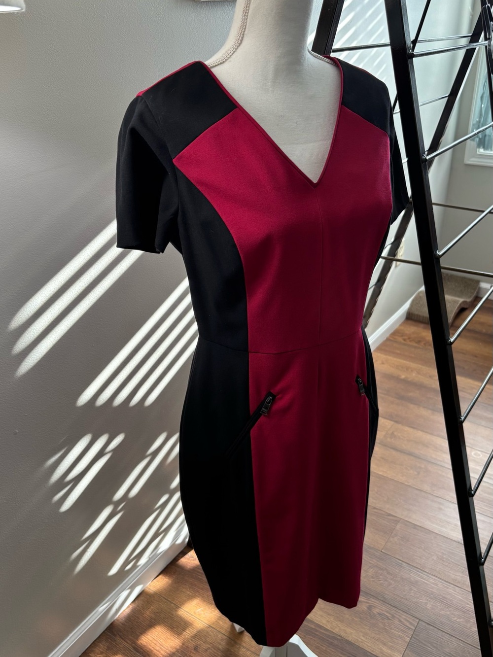 Marc New York Black and Wine Colorblock V-Neck Midi Dress